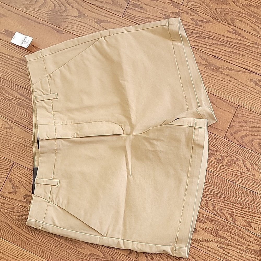 Banana Republic NWT Authentic Chino Short